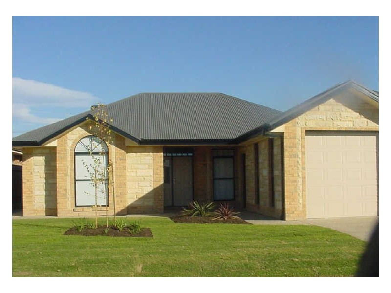 8 Lomman Avenue, Newton SA 5074