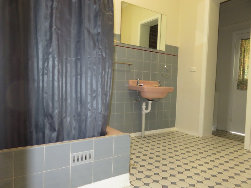 6 DRYSDALE CRESCENT, Campbelltown SA 5074