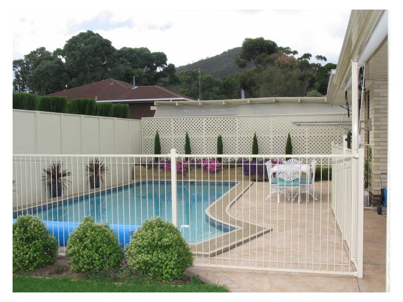 13 MEDWAY CRESCENT, Rostrevor SA 5073