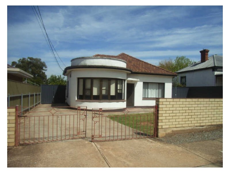 4 WINDSOR AVENUE, Magill SA 5072