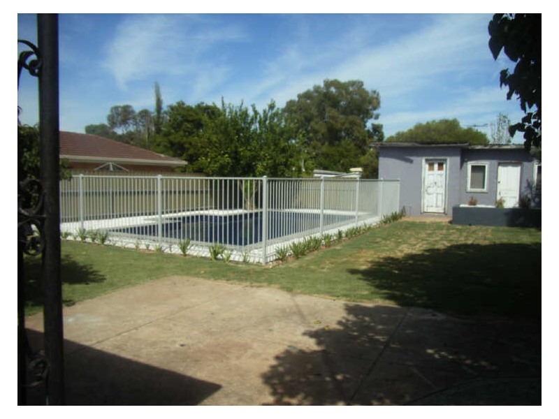 4 WINDSOR AVENUE, Magill SA 5072