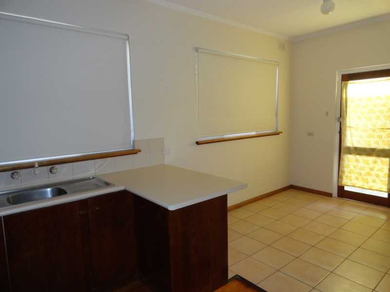 6 DRYSDALE CRESCENT, Campbelltown SA 5074