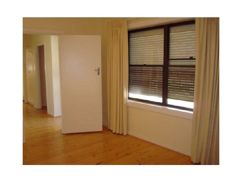 2 WILLIAM ROAD, Vale Park SA 5081