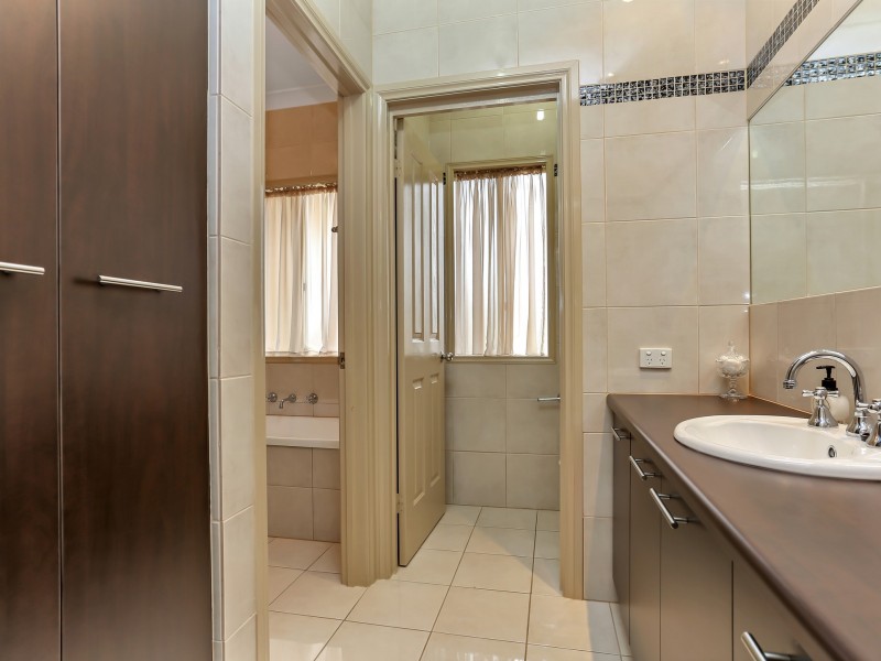 18 Oregan Crescent, St Agnes SA 5097