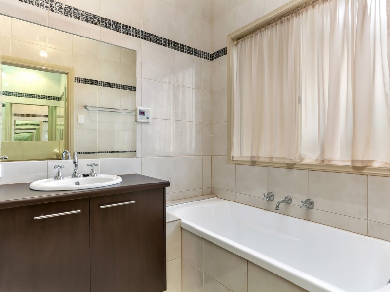 18 Oregan Crescent, St Agnes SA 5097