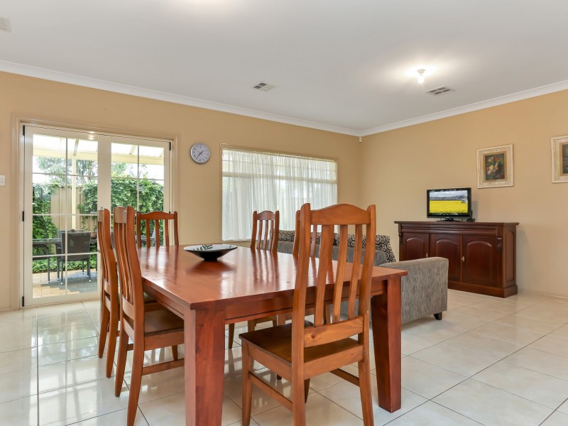 18 Oregan Crescent, St Agnes SA 5097