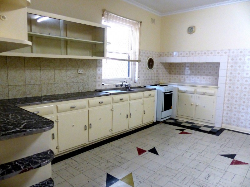 17 Brooker Ave, Campbelltown SA 5074