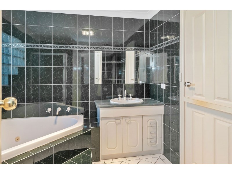 3 Thiele Grove, Kensington Park SA 5068