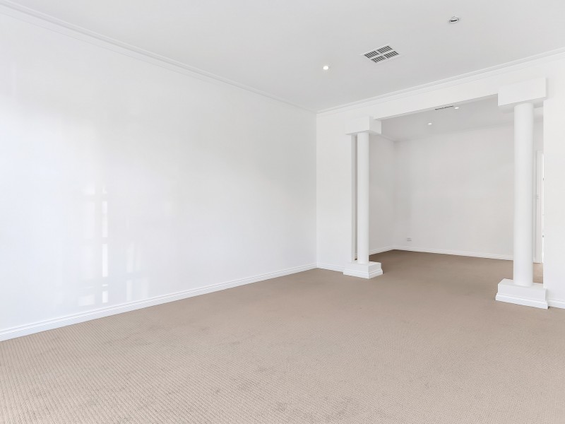 1 Thiele Grove, Kensington Park SA 5068