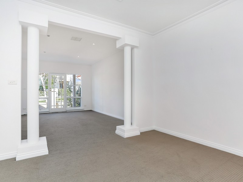 1 Thiele Grove, Kensington Park SA 5068