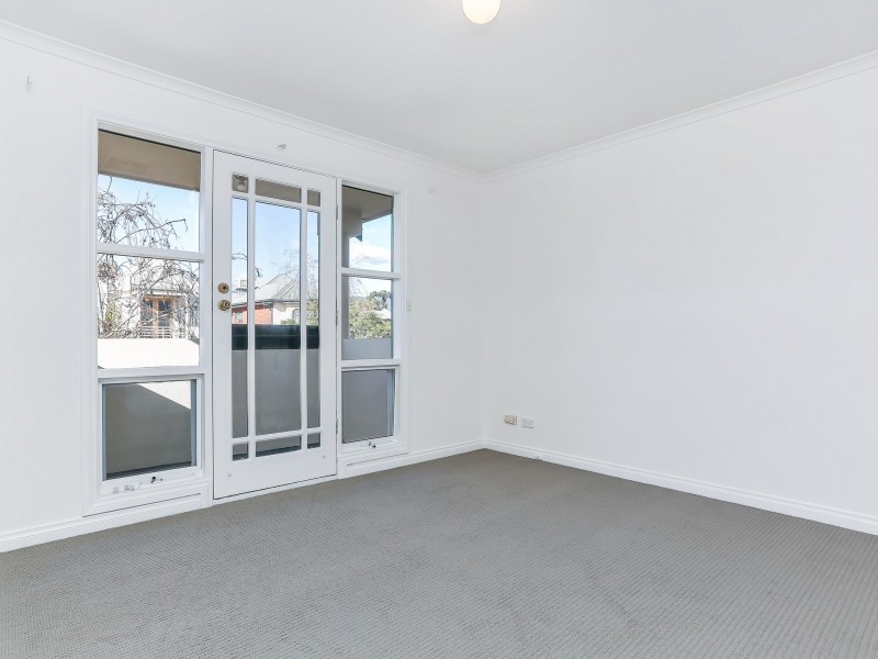 1 Thiele Grove, Kensington Park SA 5068