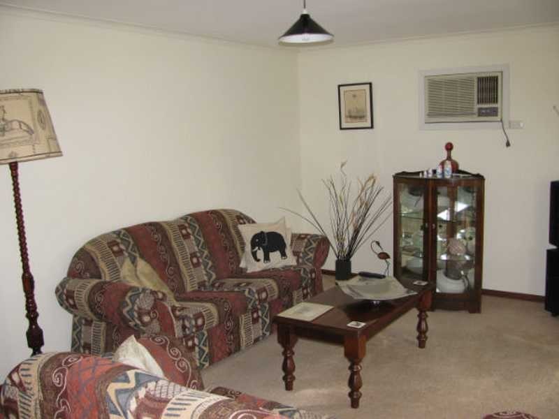 17 Robertson Crescent, Redwood Park SA 5097