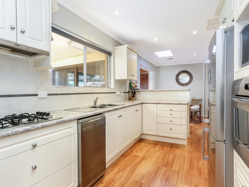 15 Beaufort Crescent, Felixstow SA 5070
