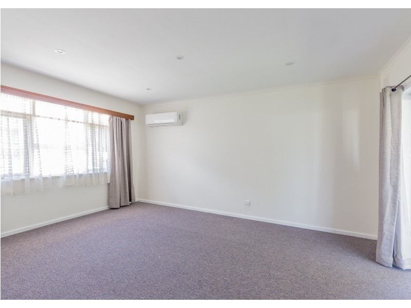 10 Nottingham Crescent, Valley View SA 5093