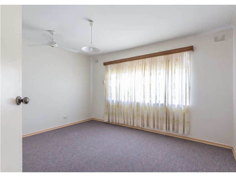 10 Nottingham Crescent, Valley View SA 5093