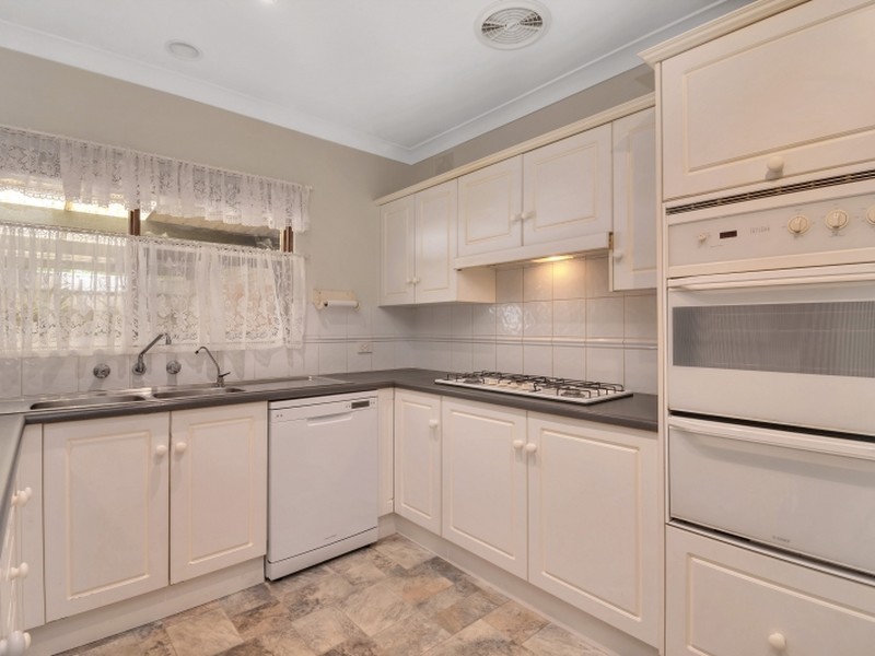 6 Medway Crescent, Rostrevor SA 5073