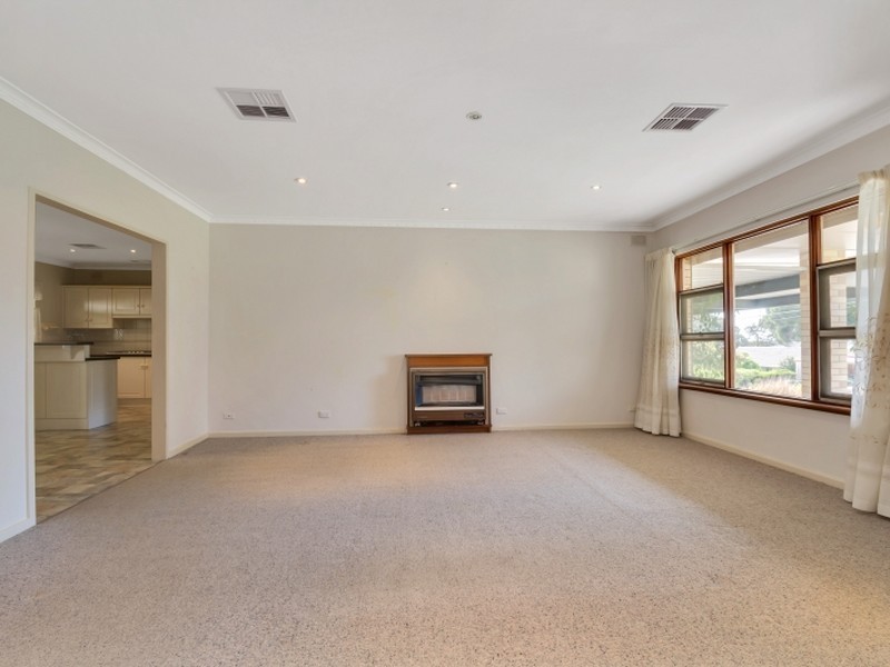 6 Medway Crescent, Rostrevor SA 5073