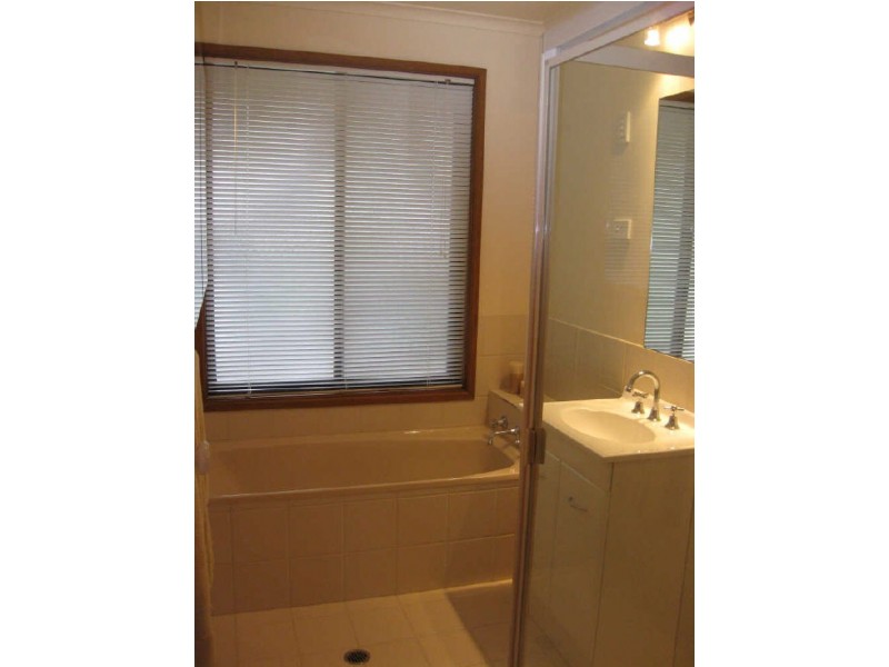 6 SARNIA FARM ROAD, St Agnes SA 5097