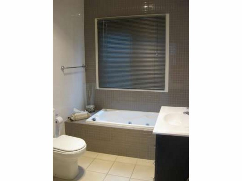 11B Leslie Avenue, Campbelltown SA 5074