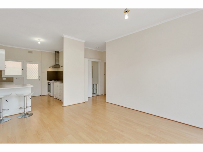 2/19 Military Road, West Beach SA 5024