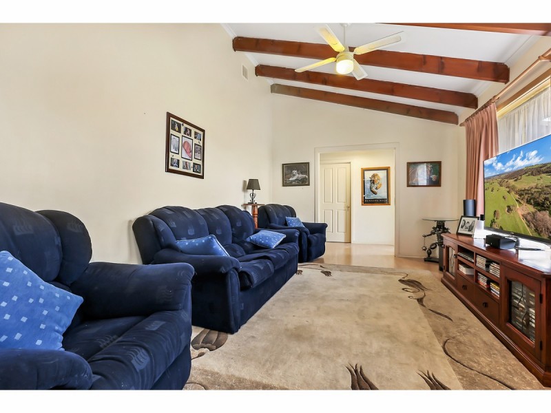 8 Streeton Avenue, Hope Valley SA 5090