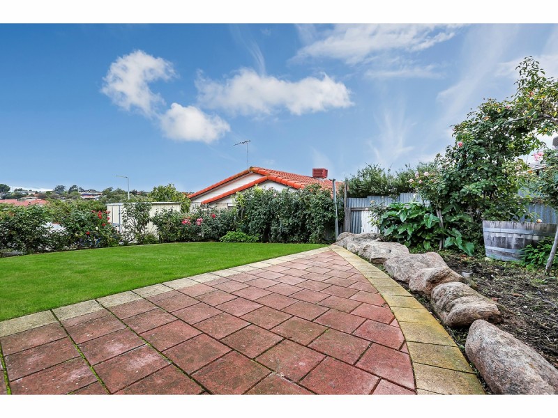 8 Streeton Avenue, Hope Valley SA 5090