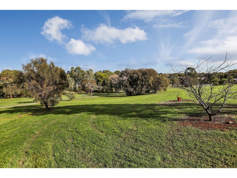 8 Streeton Avenue, Hope Valley SA 5090