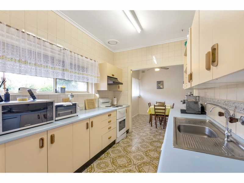 1 Stoneybrook Drive, Paradise SA 5075