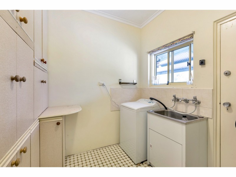 1 Stoneybrook Drive, Paradise SA 5075