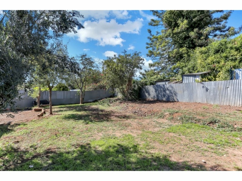 6 Valda Road, Para Hills SA 5096