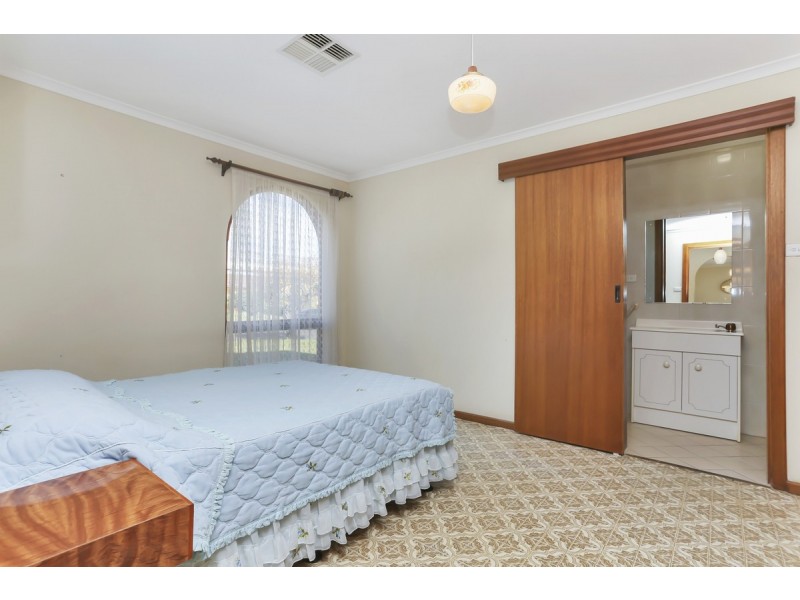 5 Monaro Crescent, Newton SA 5074