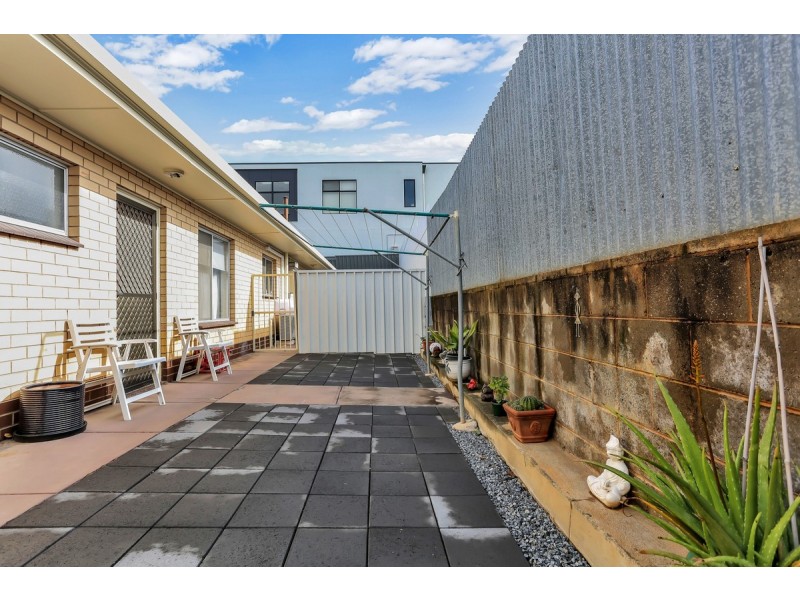 3 Moore Crescent, Campbelltown SA 5074