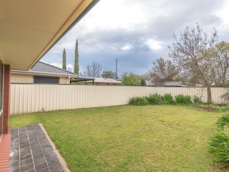 8 Shropshire Avenue, Hillcrest SA 5086