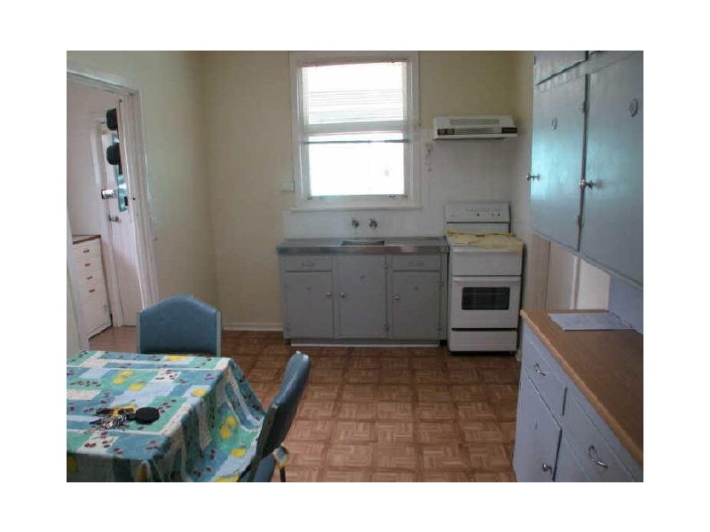 6 FOURTH AVENUE, Tranmere SA 5073