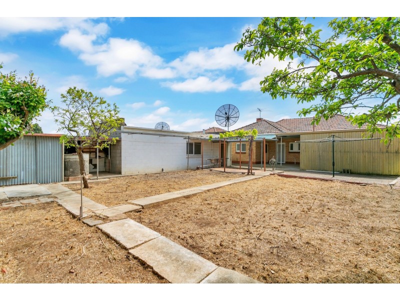 16 Cresdee Road, Campbelltown SA 5074