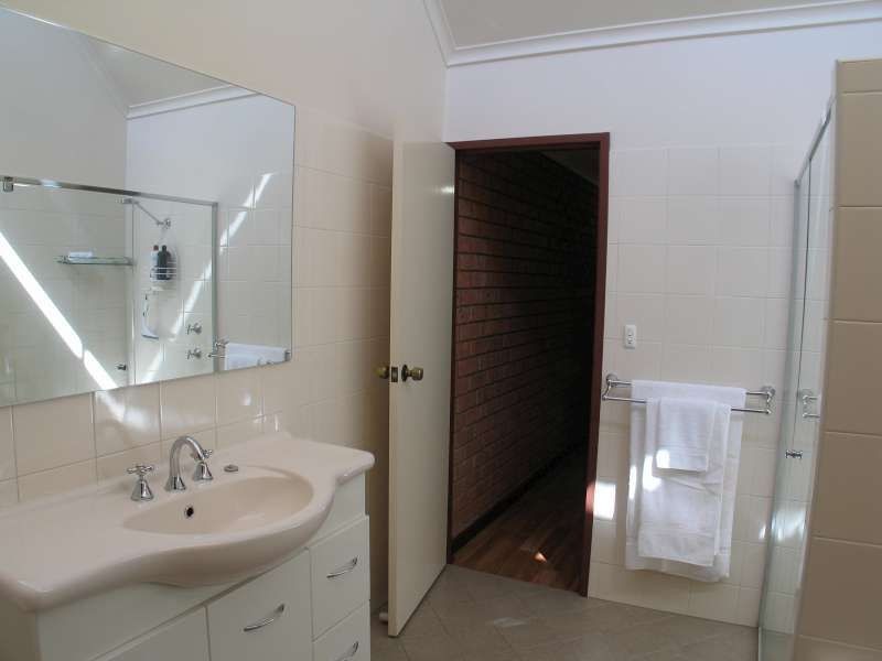 10B KAREDA DRIVE, Campbelltown SA 5074