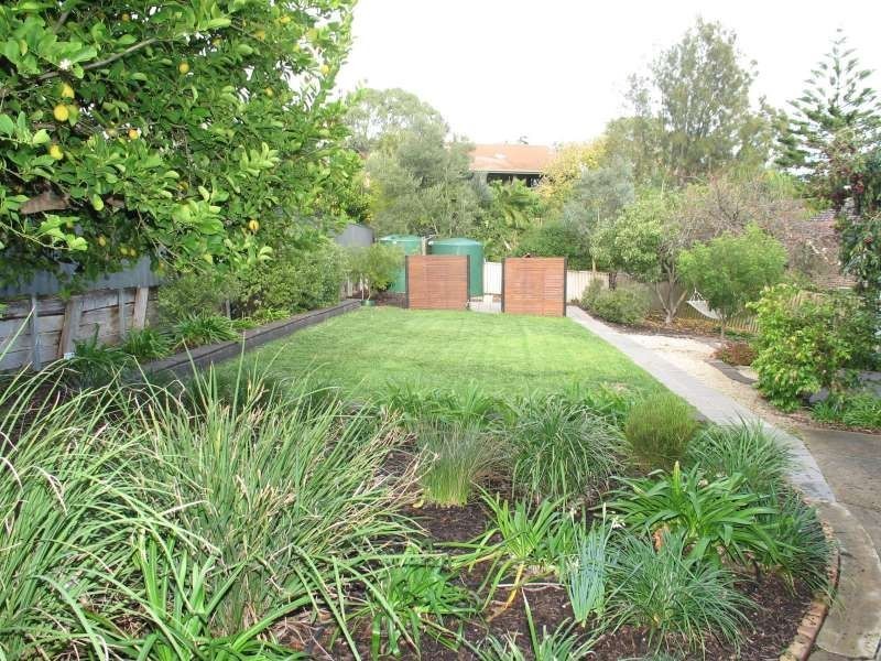 25 TAY ROAD, Woodforde SA 5072