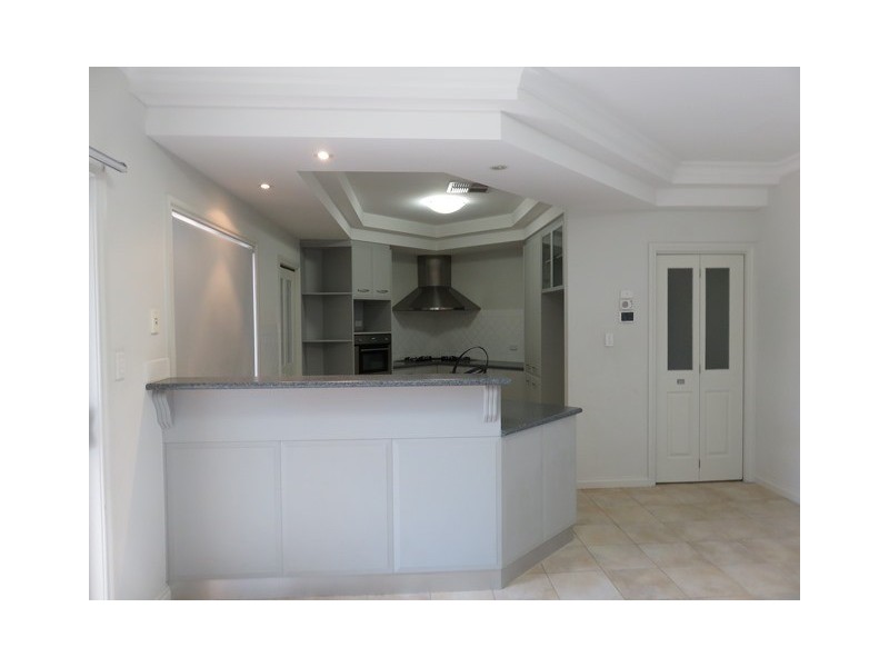 8 Lomman Avenue, Newton SA 5074