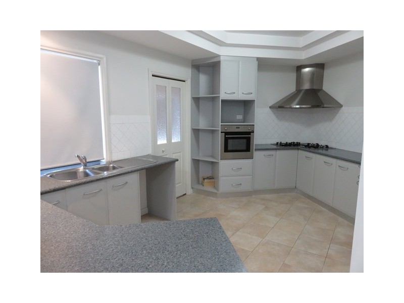 8 Lomman Avenue, Newton SA 5074