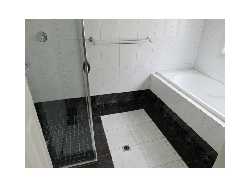 8 Lomman Avenue, Newton SA 5074