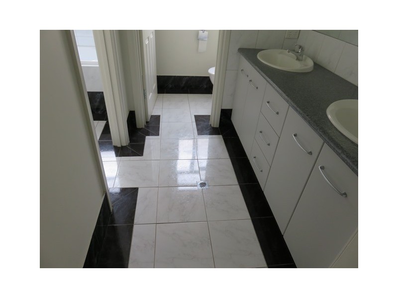 8 Lomman Avenue, Newton SA 5074