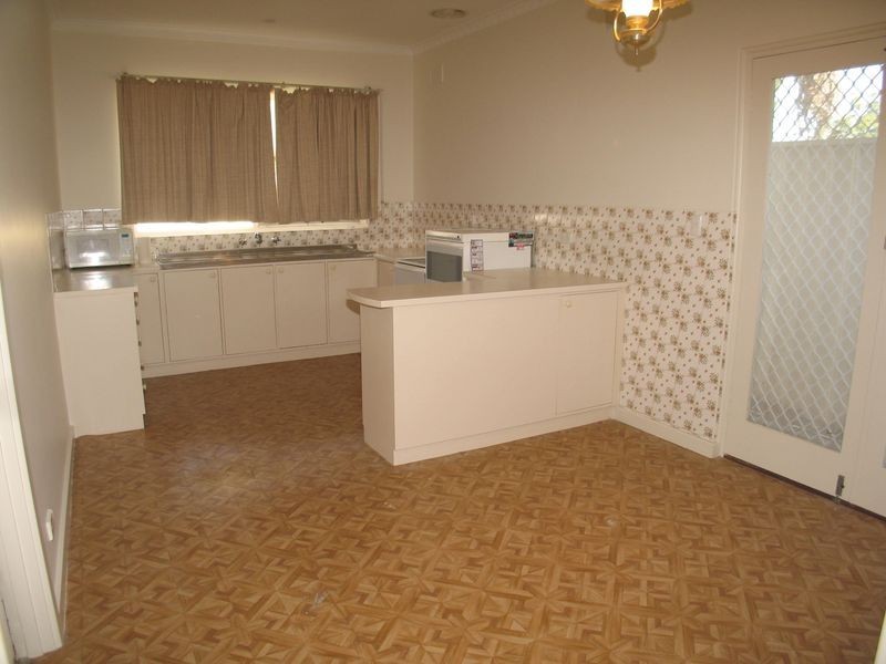 16 RAPHAEL AVENUE, Dernancourt SA 5075