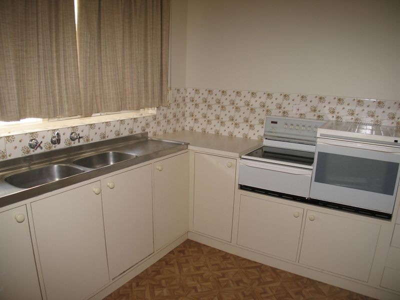 16 RAPHAEL AVENUE, Dernancourt SA 5075