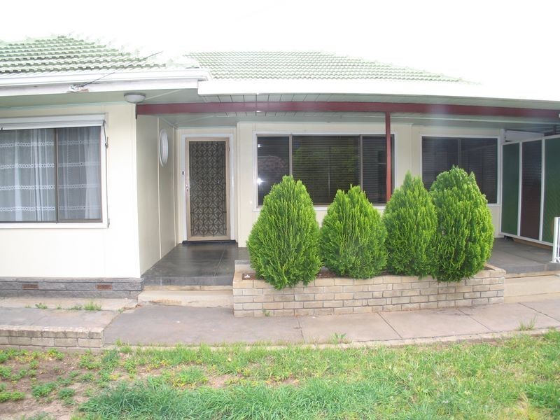 24 THE PARADE, Holden Hill SA 5088