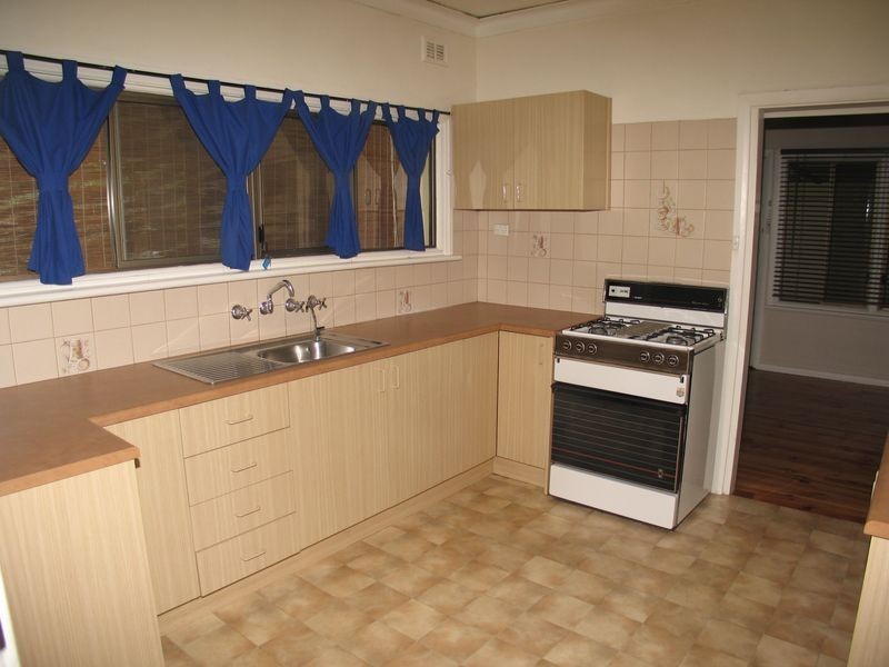 24 THE PARADE, Holden Hill SA 5088