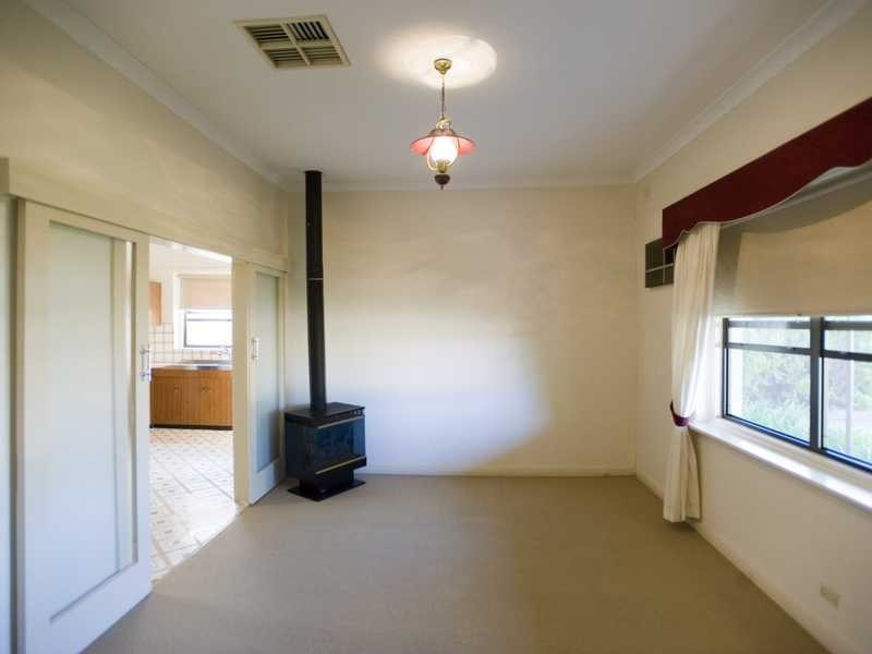 1 MARKWICK CRESCENT, Campbelltown SA 5074