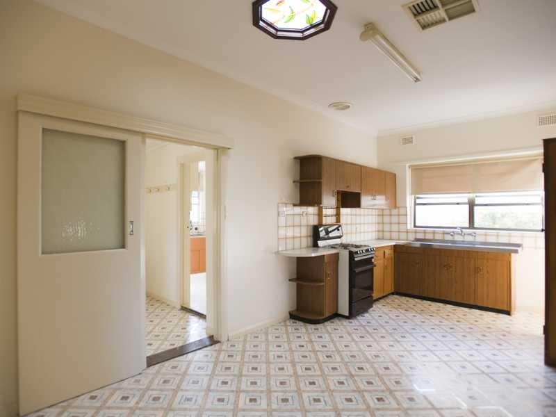 1 MARKWICK CRESCENT, Campbelltown SA 5074