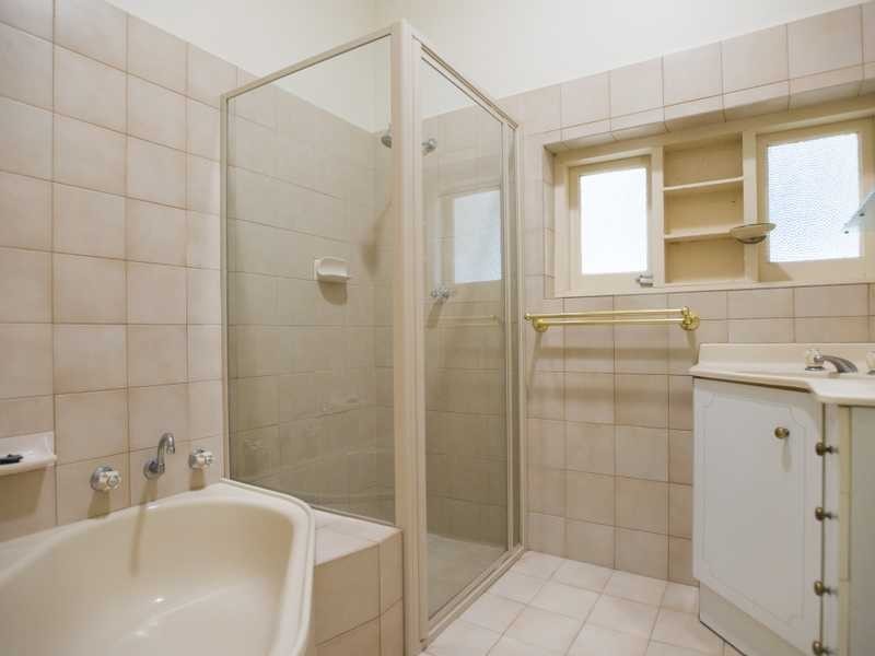 1 MARKWICK CRESCENT, Campbelltown SA 5074