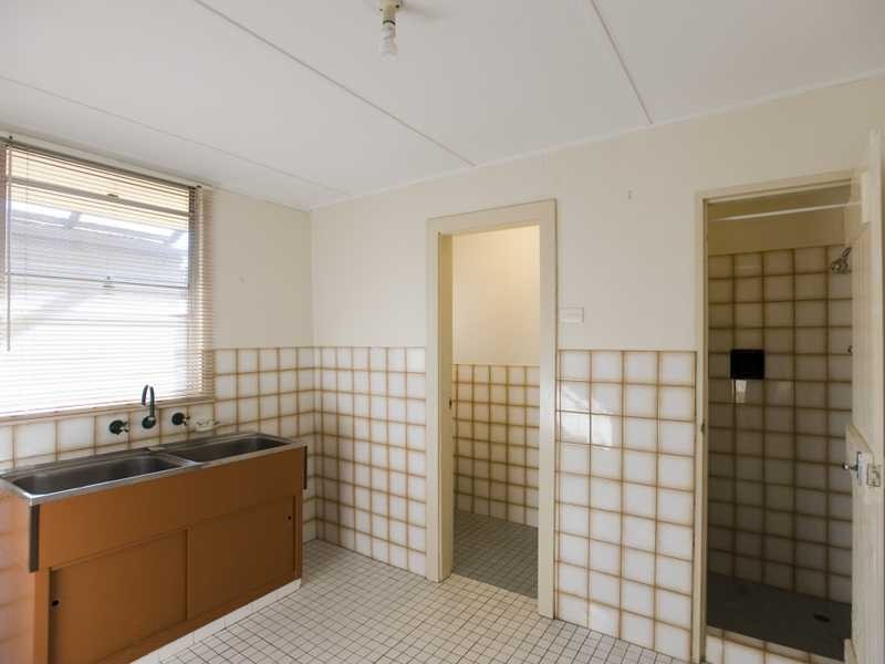 1 MARKWICK CRESCENT, Campbelltown SA 5074