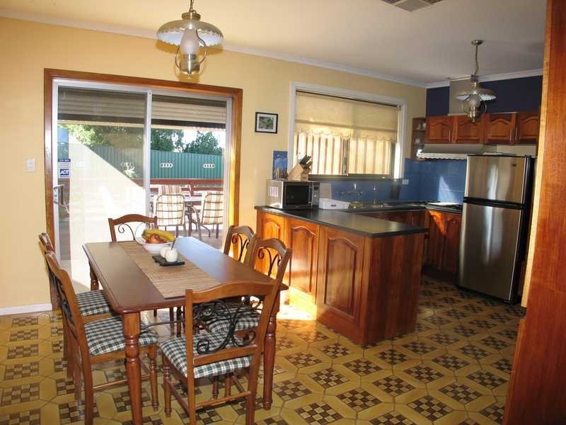 21 CHERYL AVENUE, Valley View SA 5093